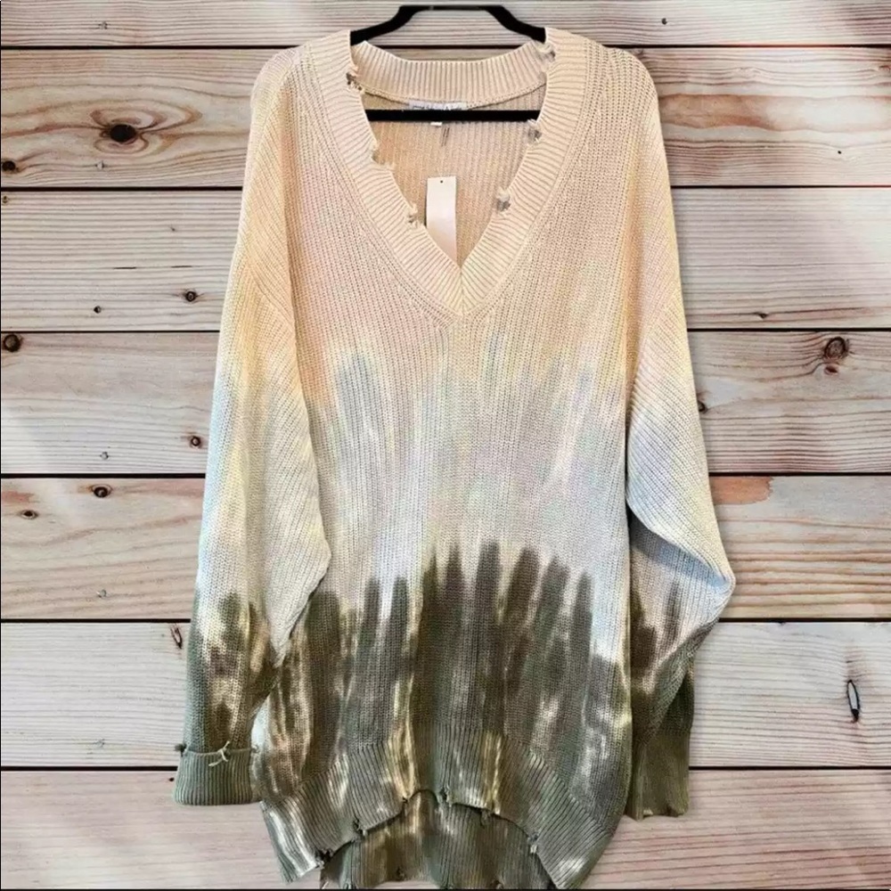 NWT Young Fabulous & Broke Run Away Distressed V-Neck Sweater M/L NWT